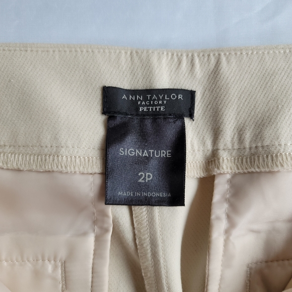 Ann Taylor Factory Trousers - size 2P - Picture 4 of 10